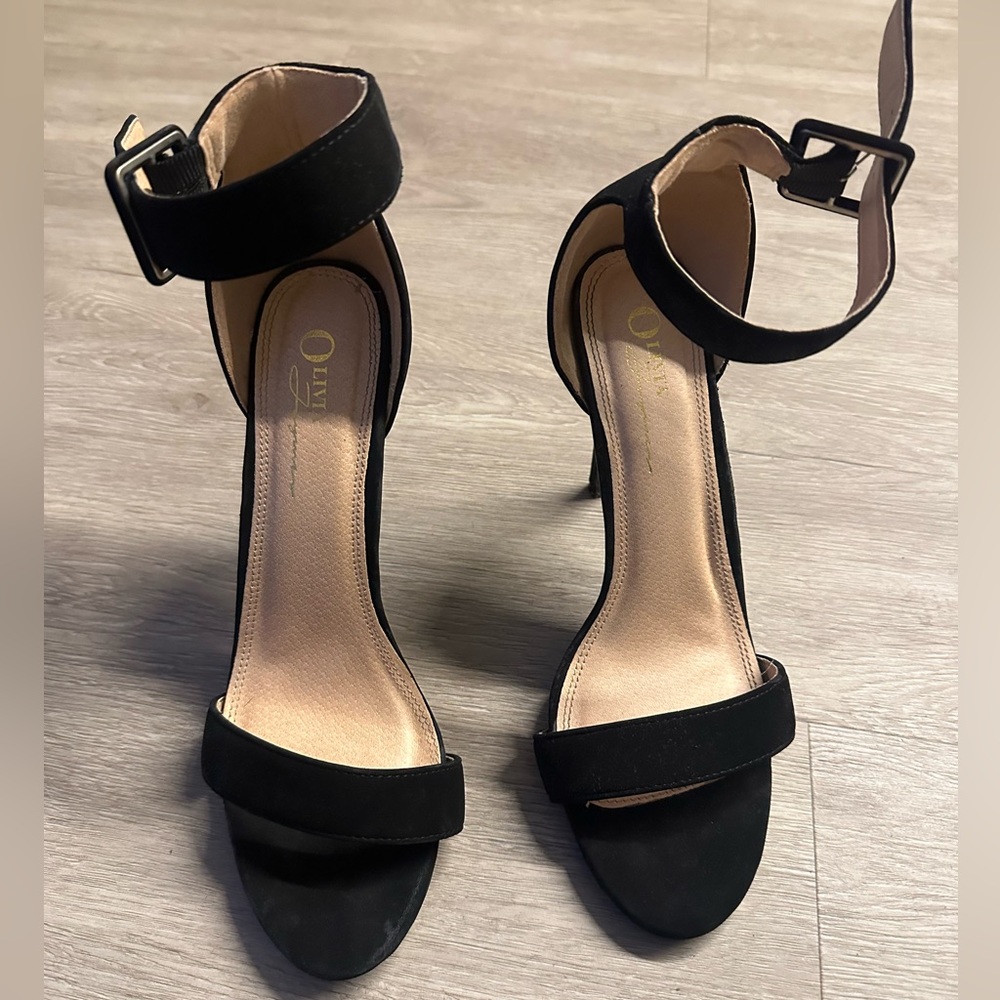 Olivia Jaymes Black Dressy Sandal